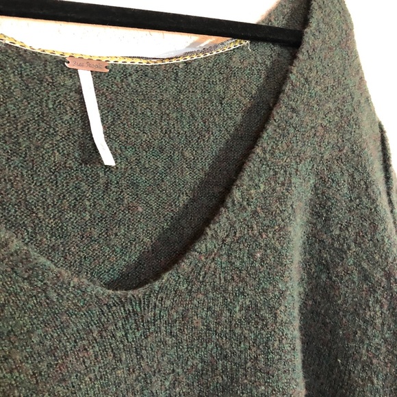 Free People Sweater, EUC V-Neck Oversized Green - Picture 7 of 10